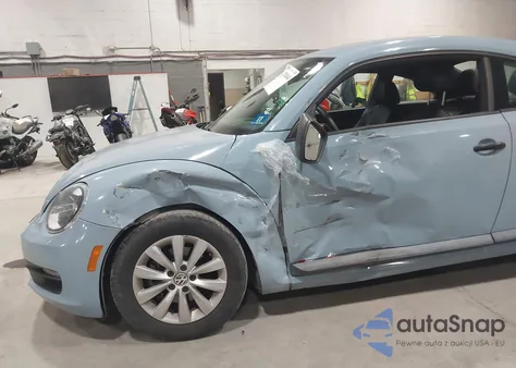 2016 Volkswagen Beetle 1.8T Fleet Edition из США, поврежденный, VIN 3VWF17ATXGM601736